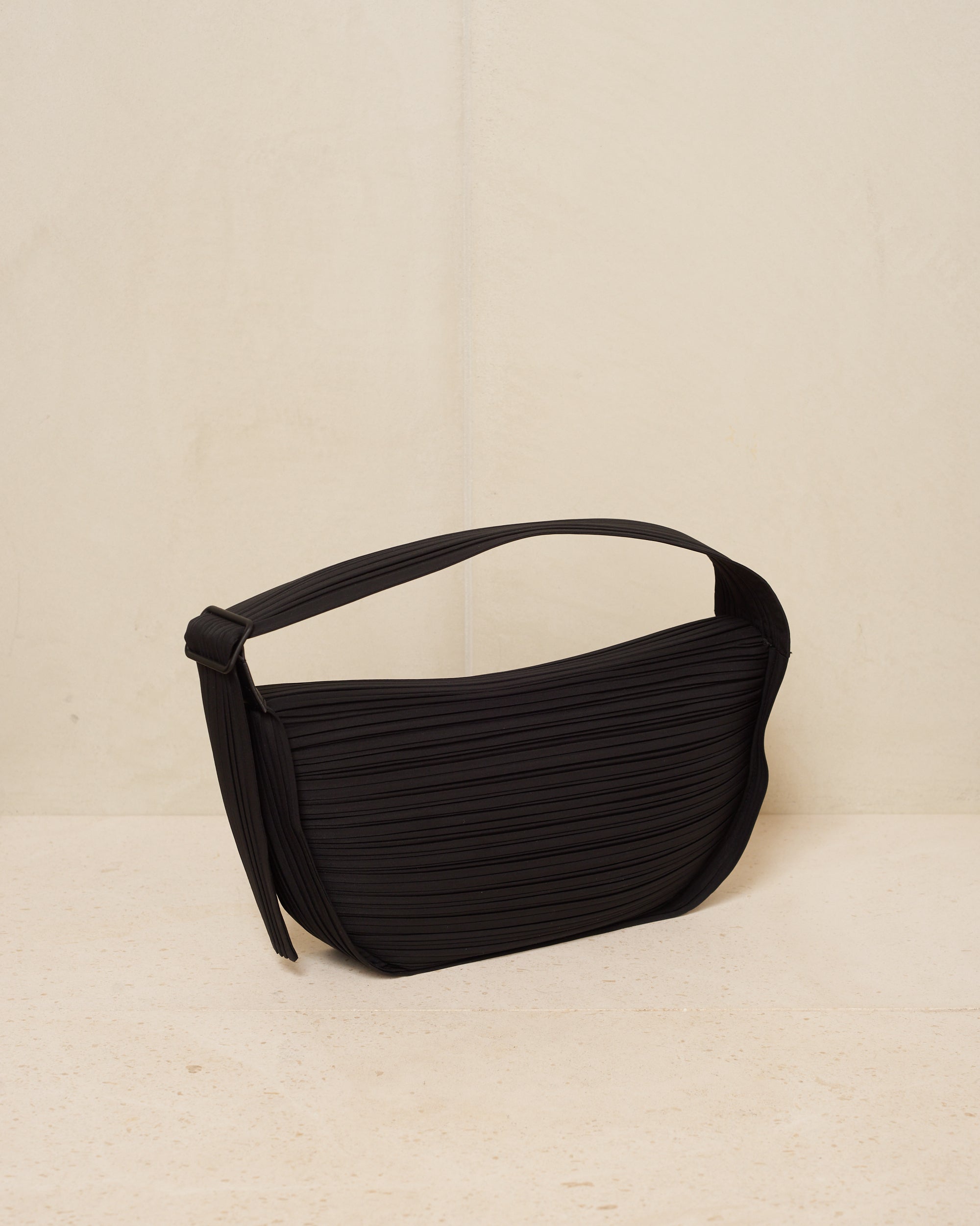 Black Half Moon Bag – Dilettante