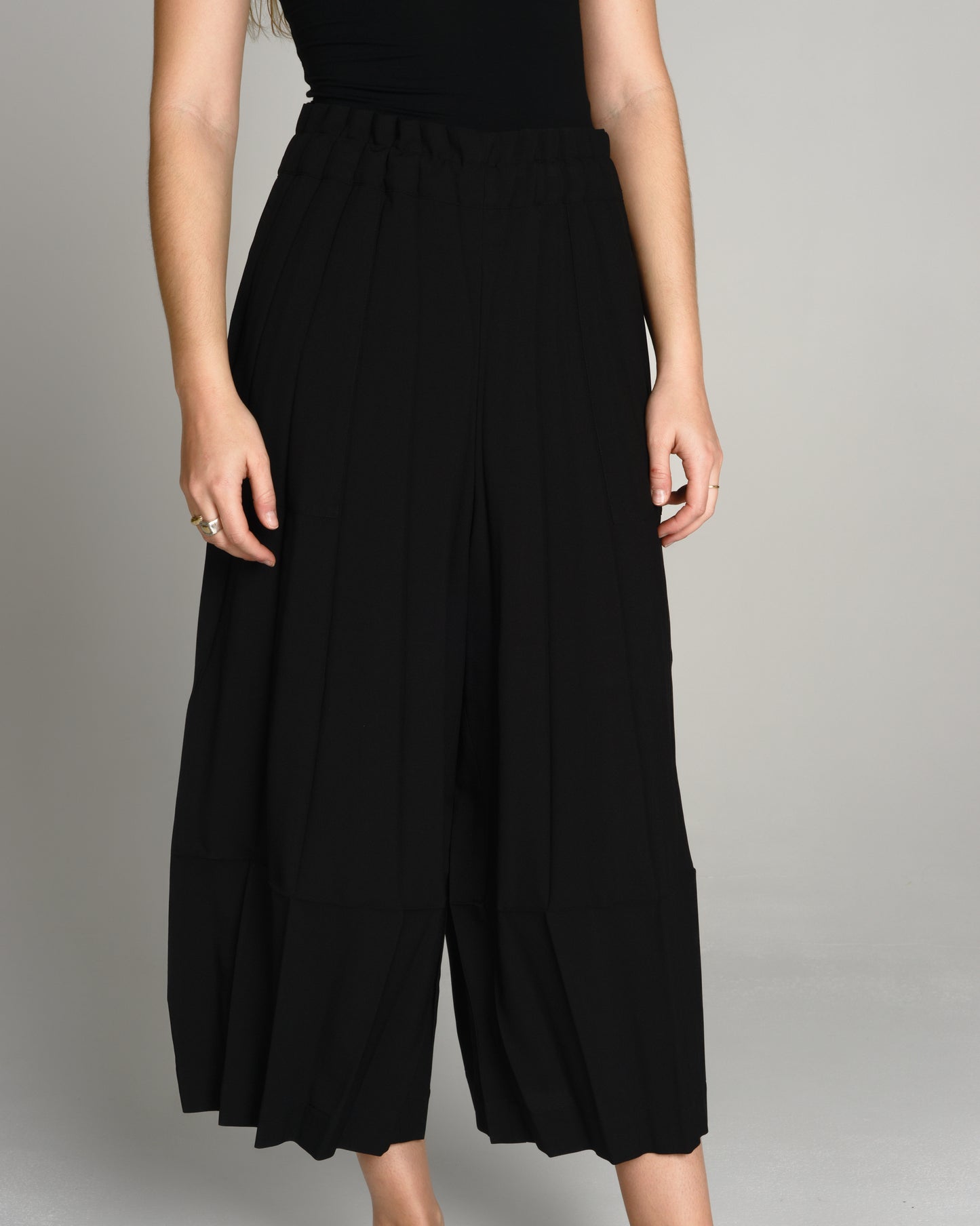 Black Ripple Pleat Pants