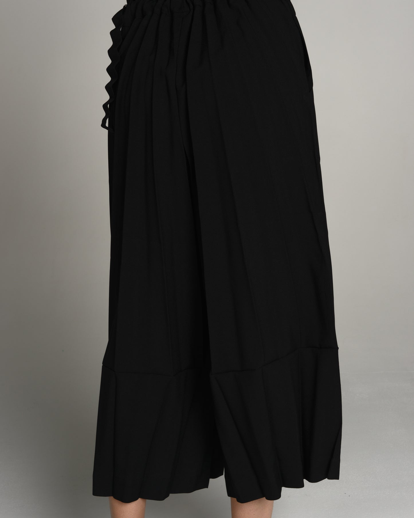 Black Ripple Pleat Pants