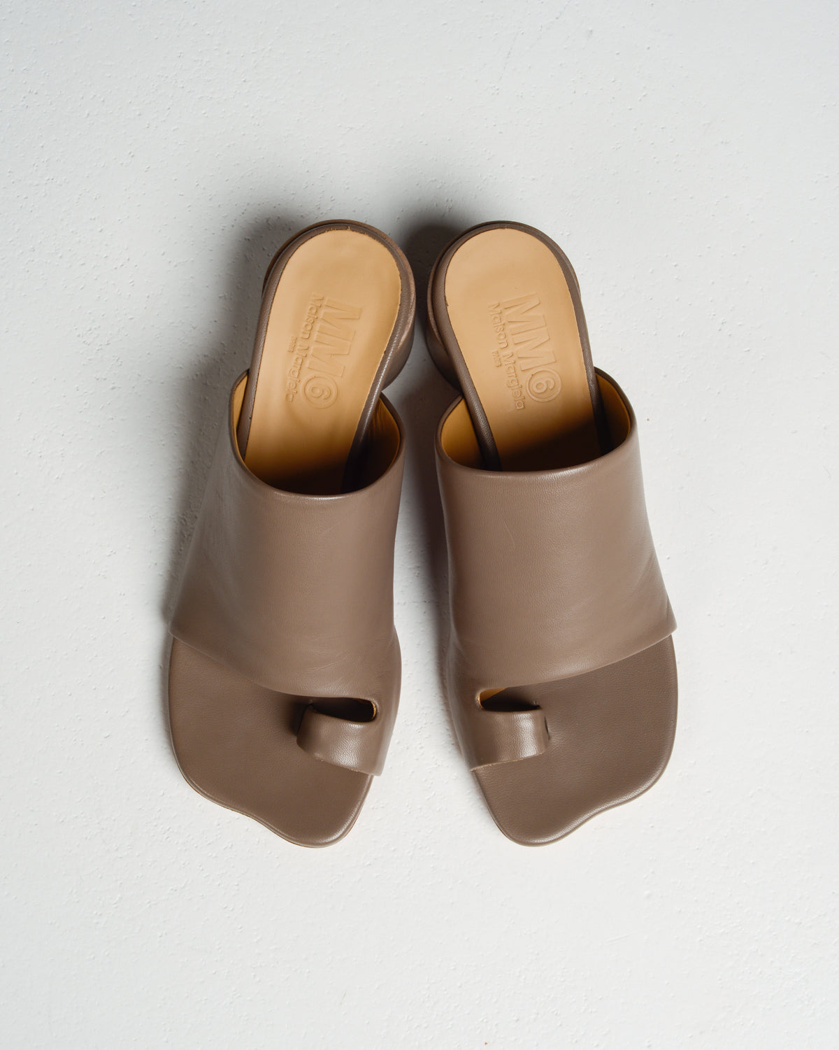 Toe Loop Sandal Brown