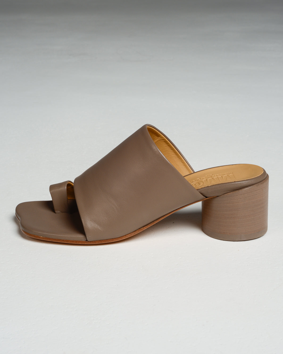 Toe Loop Sandal Brown