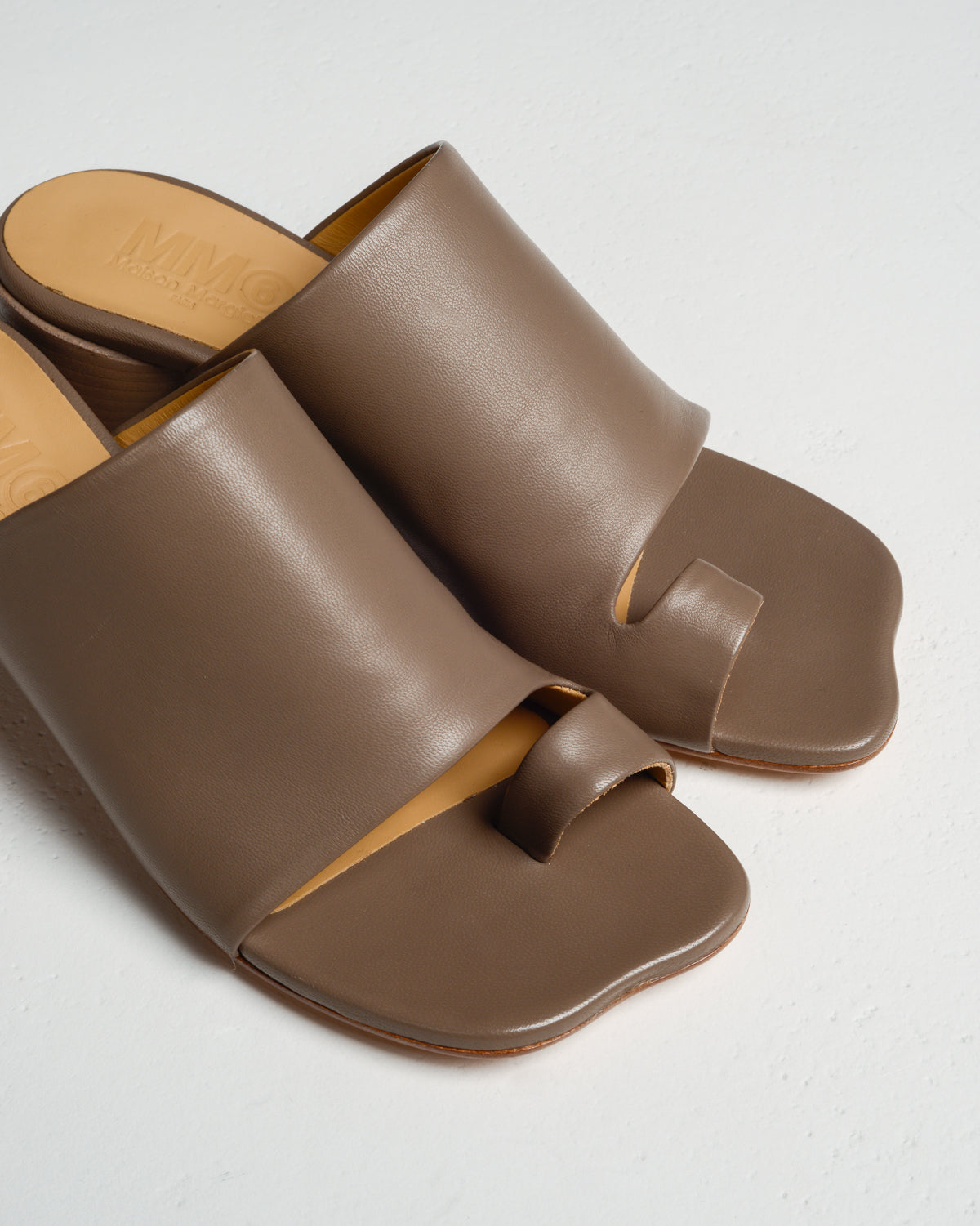 Toe Loop Sandal Brown