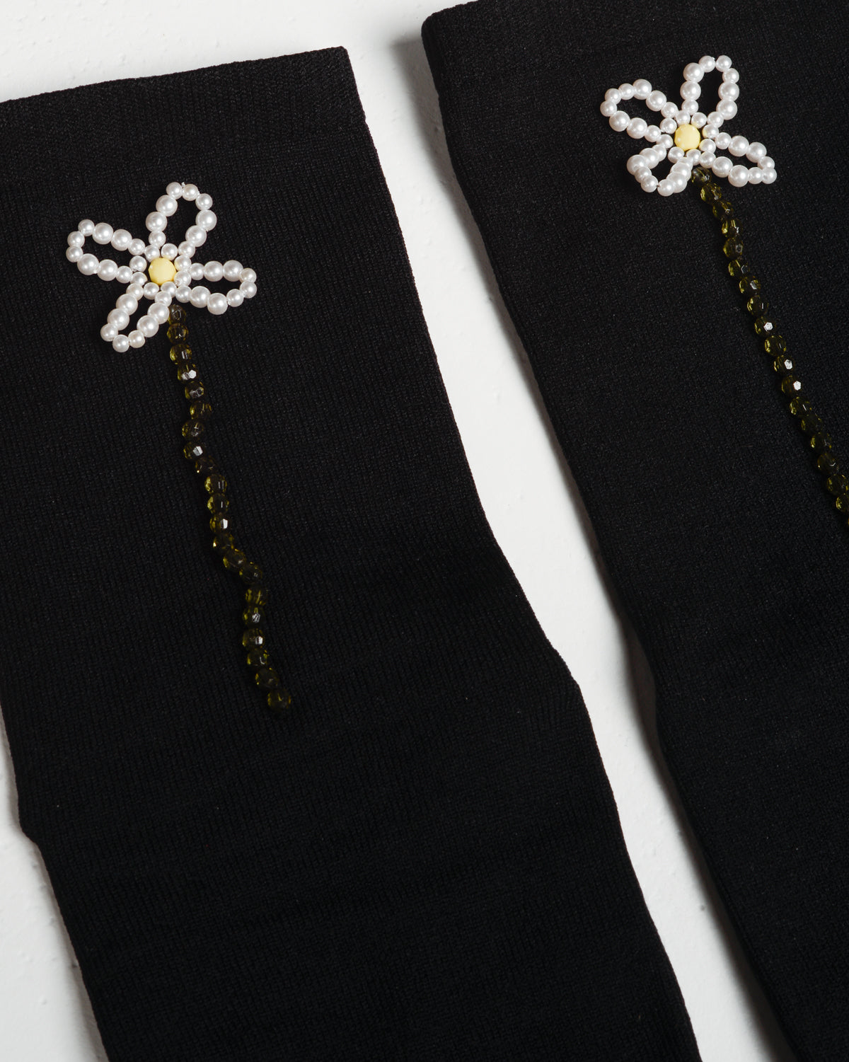 Black Beaded Daisy Ankle Socks