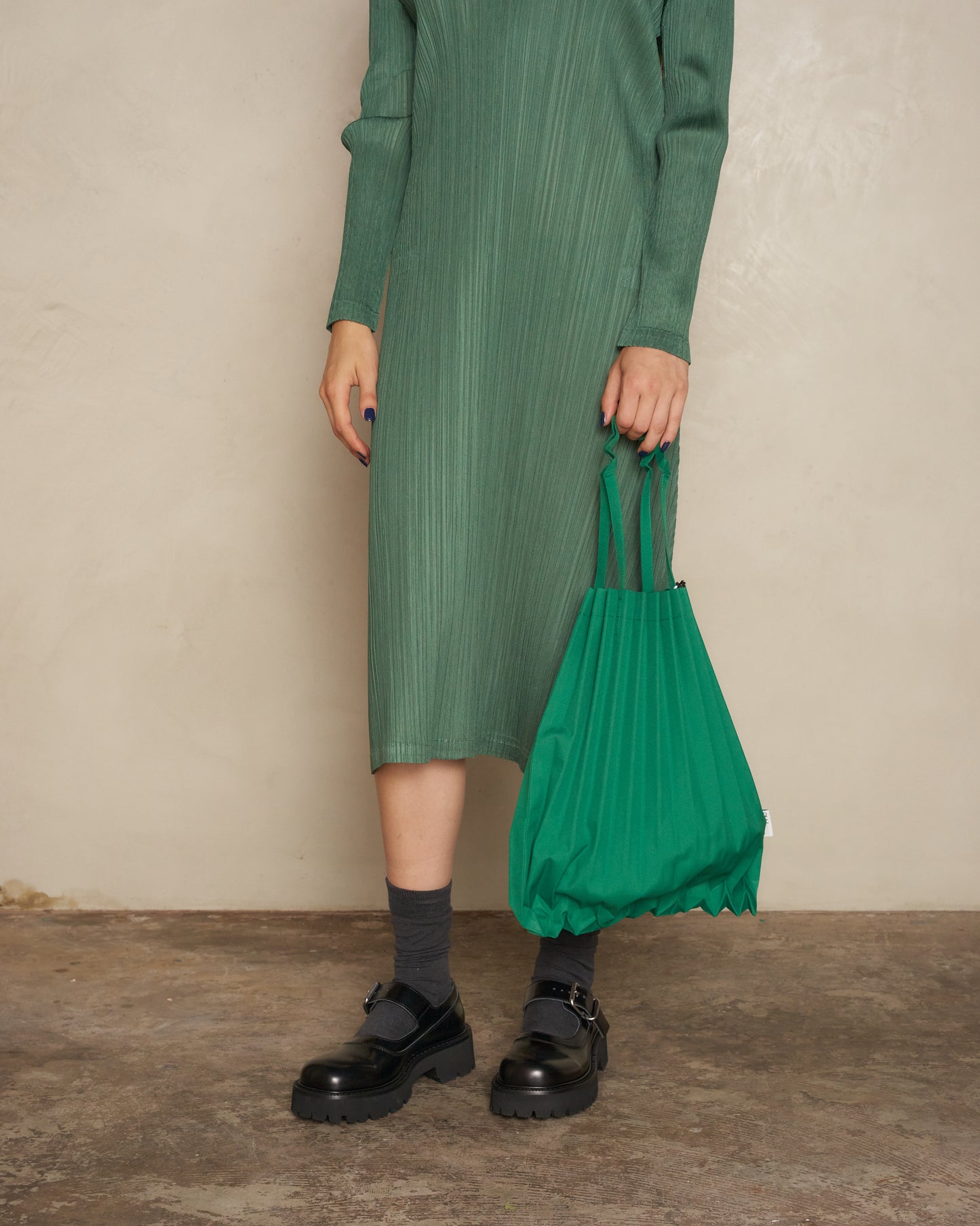 Green Trunk Pleats Bag