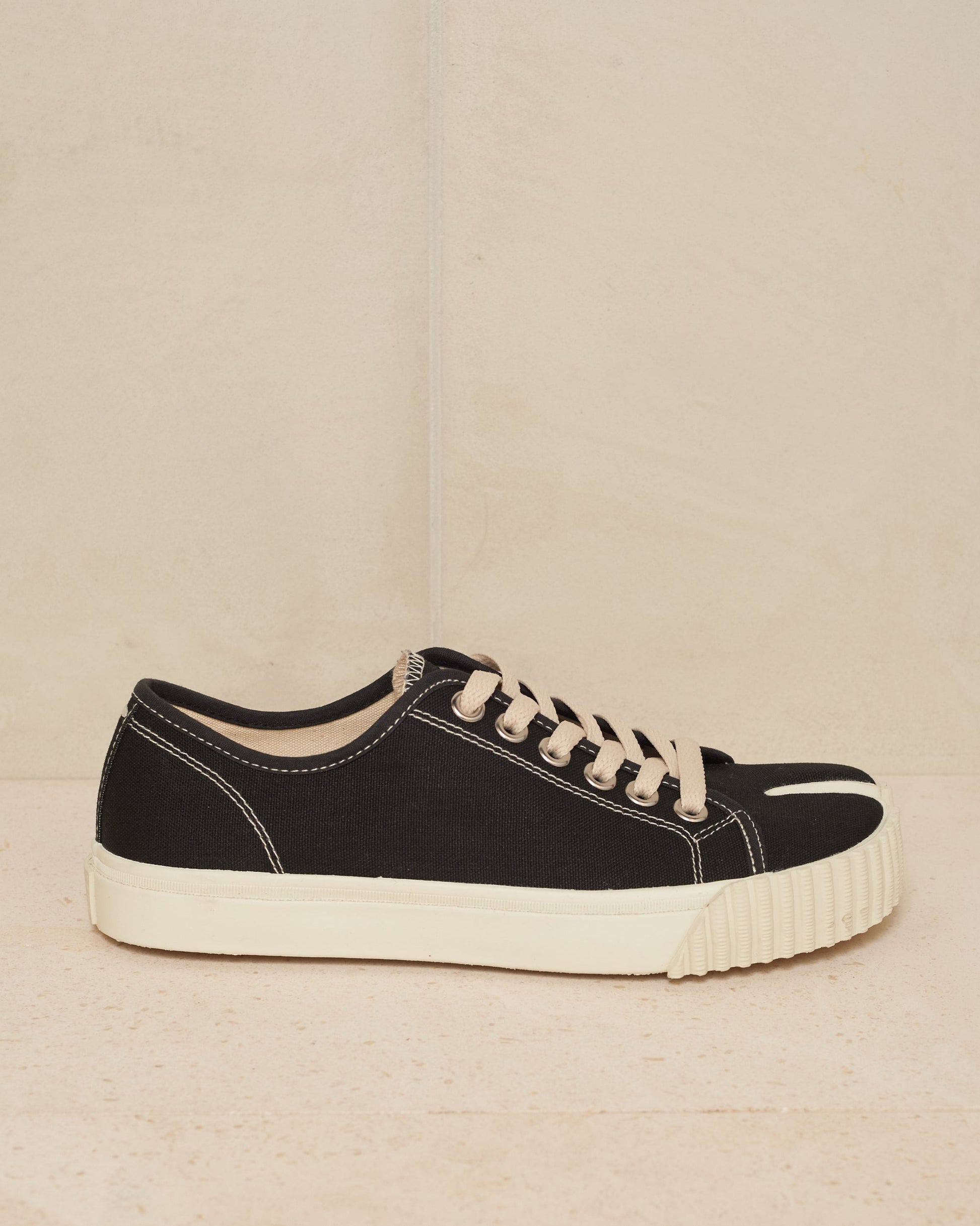 maison margiela tabi sneakers