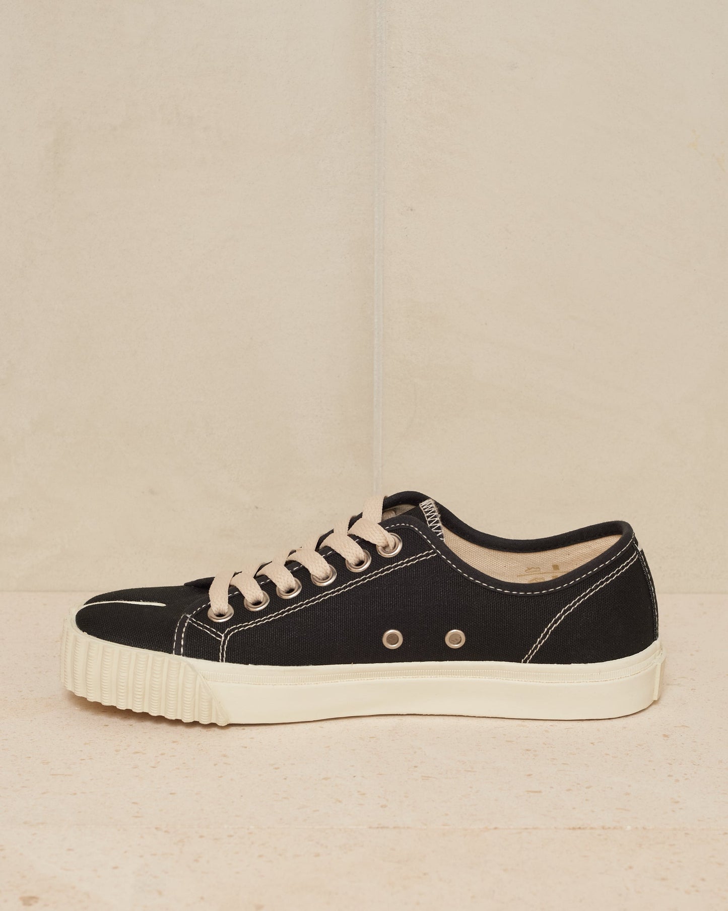 Black Low Tabi Sneaker