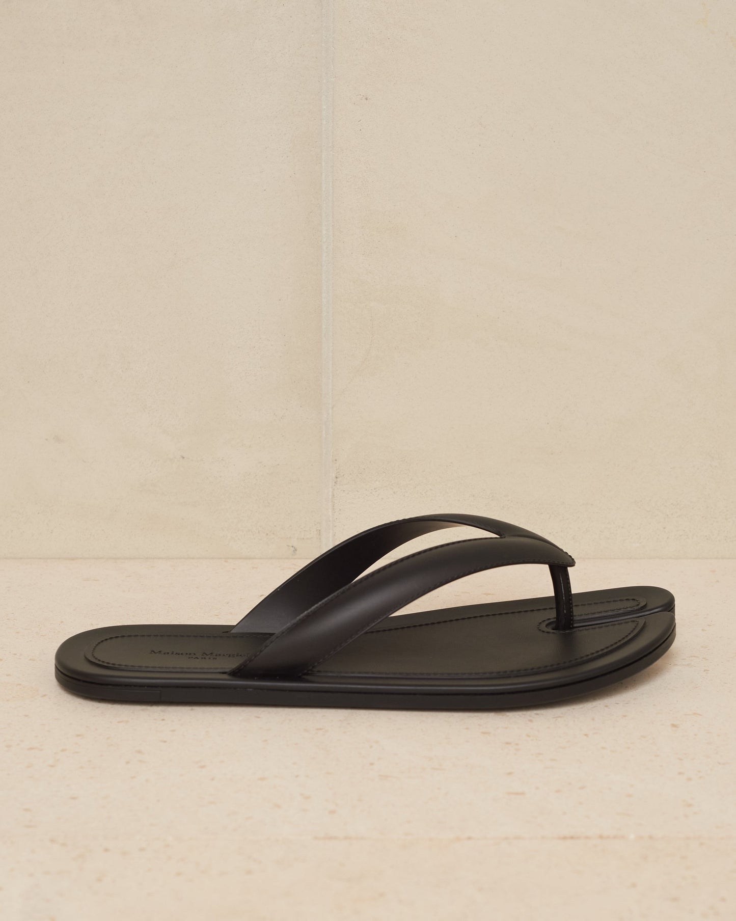 maison margiela black tabi flip flop