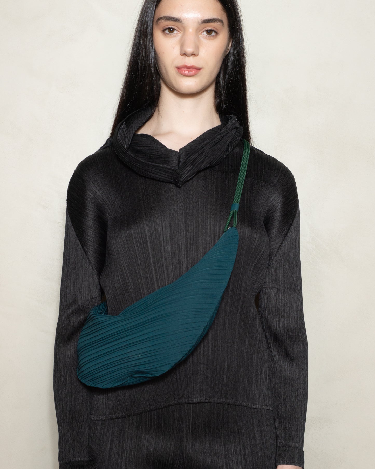 Dark Green Leaf Pleats Bag