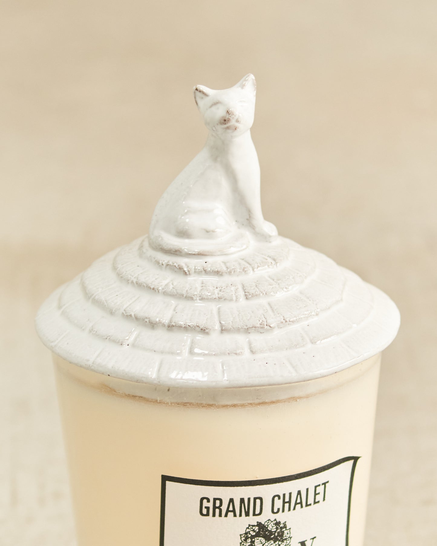 Grand Chalet Cat Candle Top