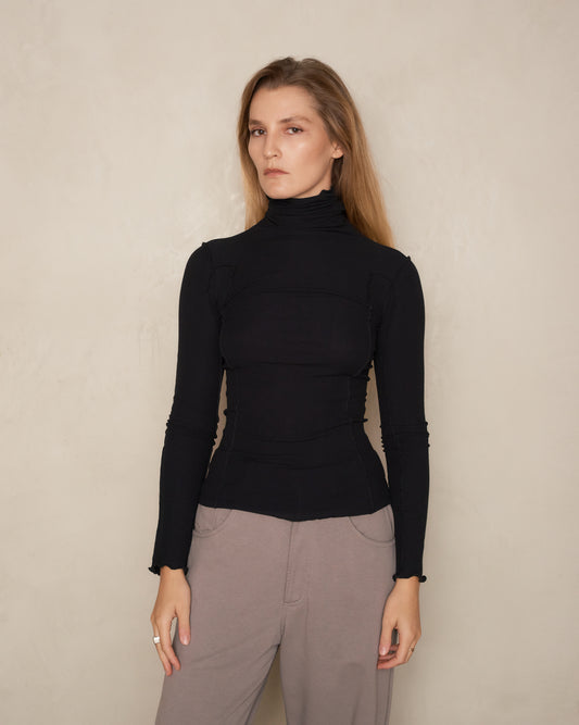 Black Omato Turtle Neck