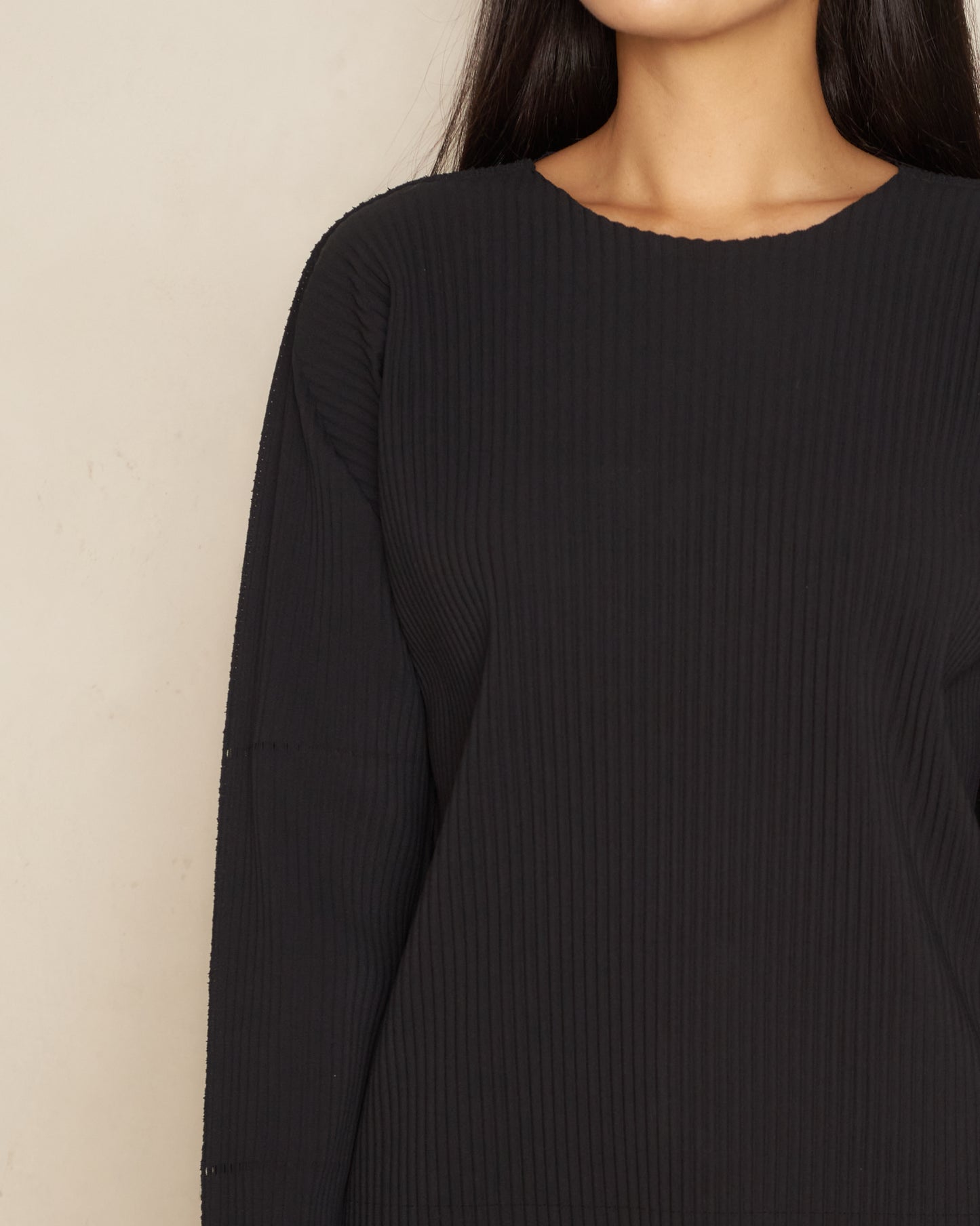 Black Fine Knit Pleated Long Sleeve Top