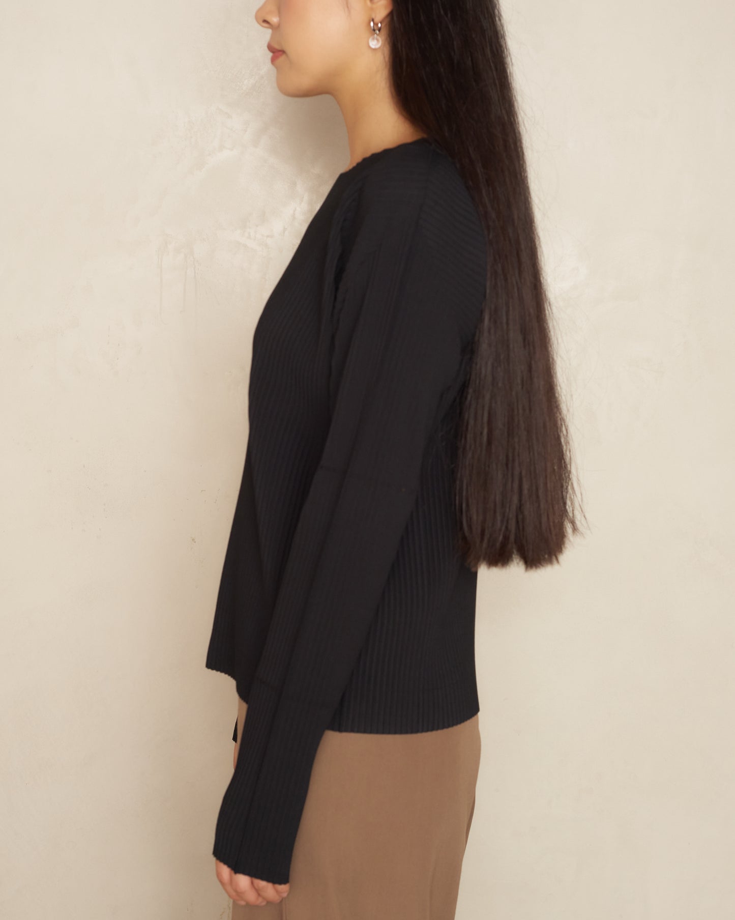 Black Fine Knit Pleated Long Sleeve Top