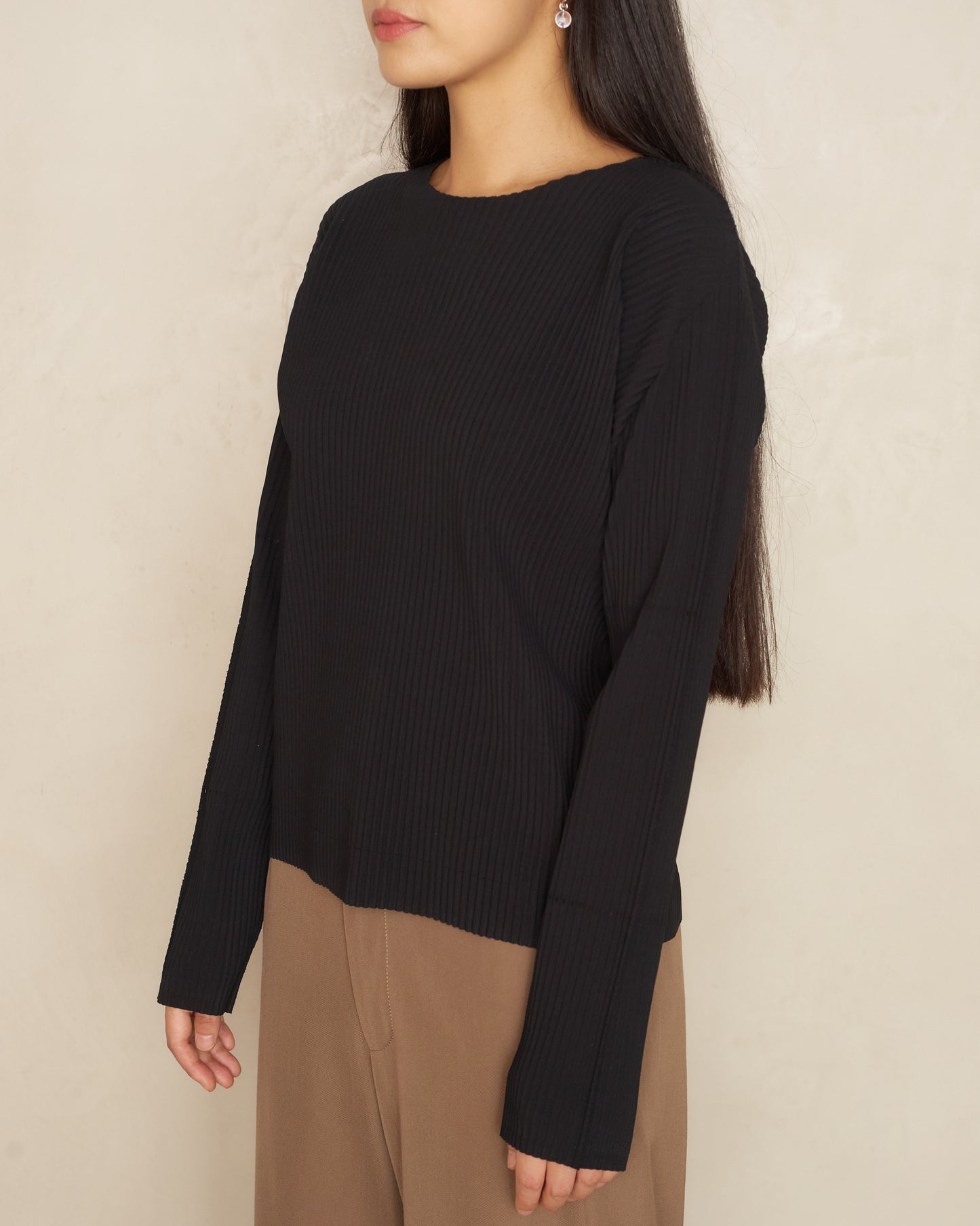 Black Fine Knit Pleated Long Sleeve Top