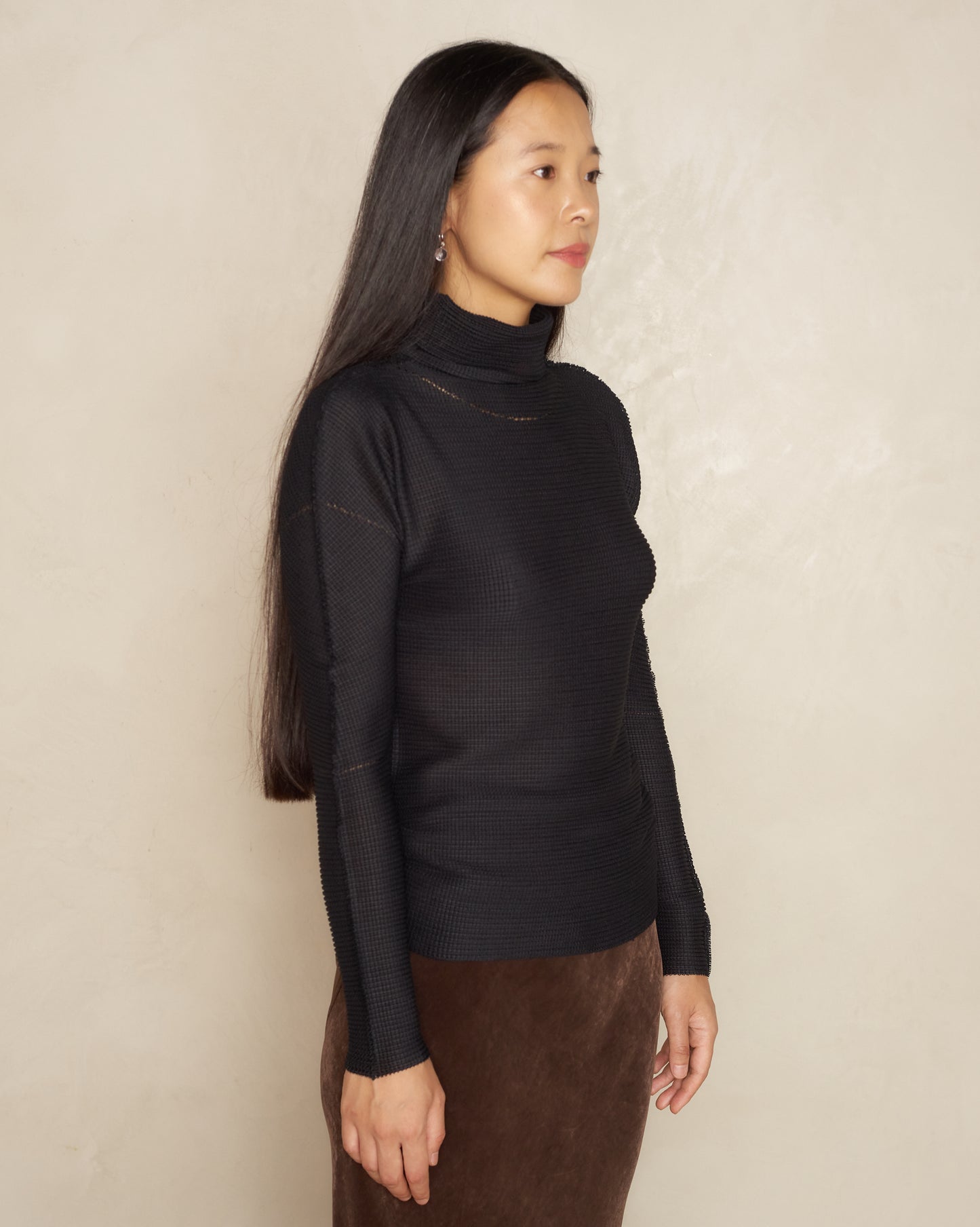 Black Long Sleeve Knit Pleats Top