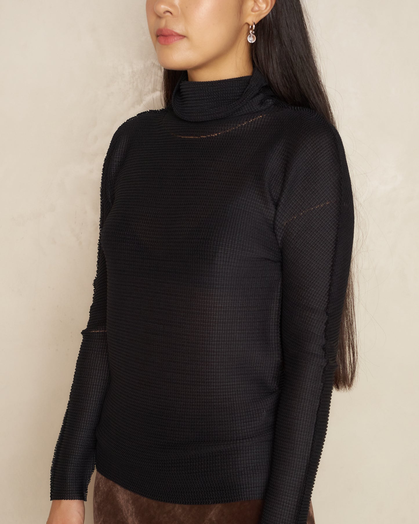 Black Long Sleeve Knit Pleats Top