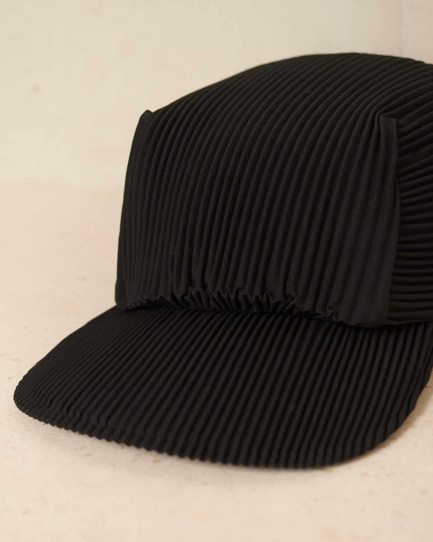 Black Pleats Cap