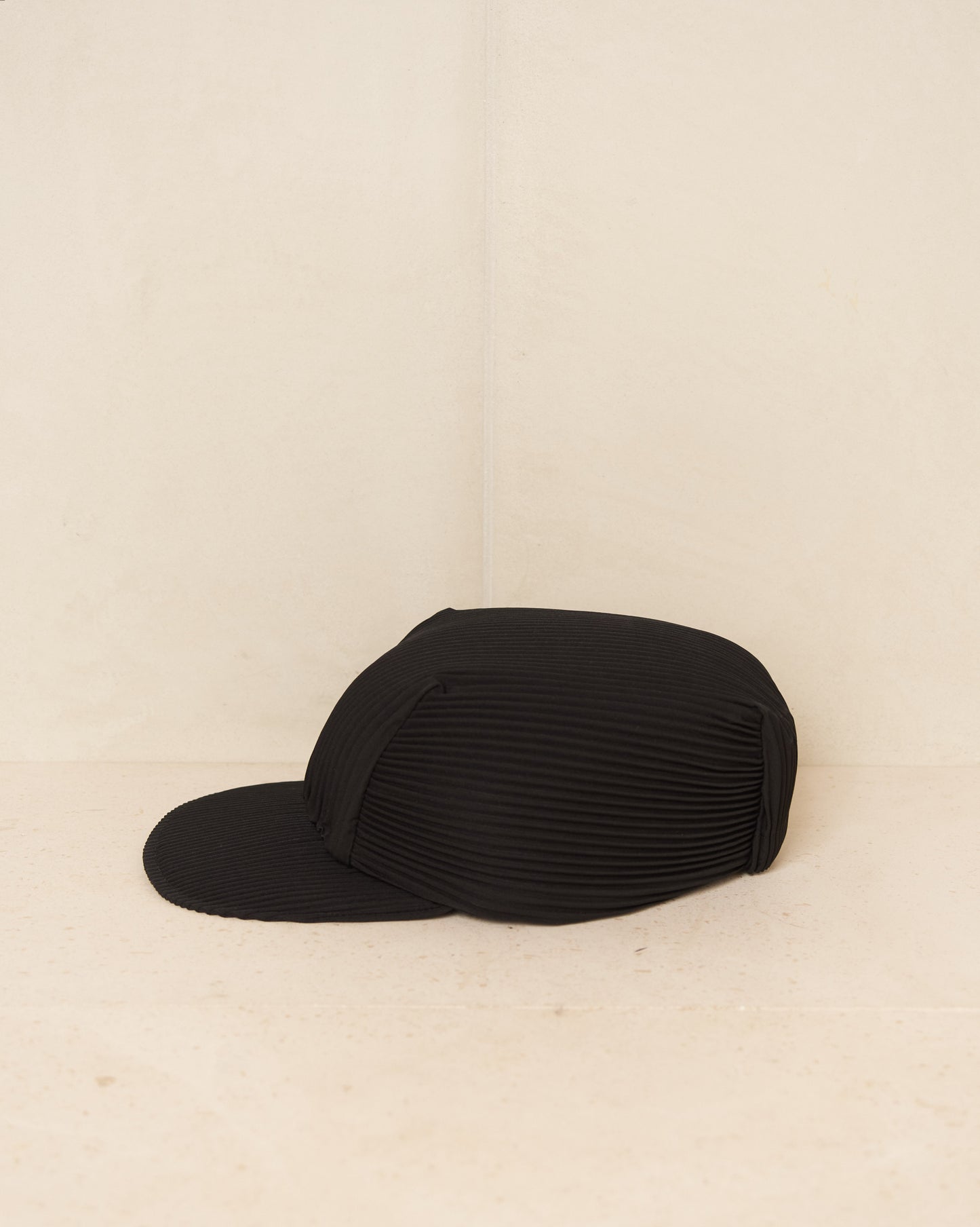 Black Pleats Cap