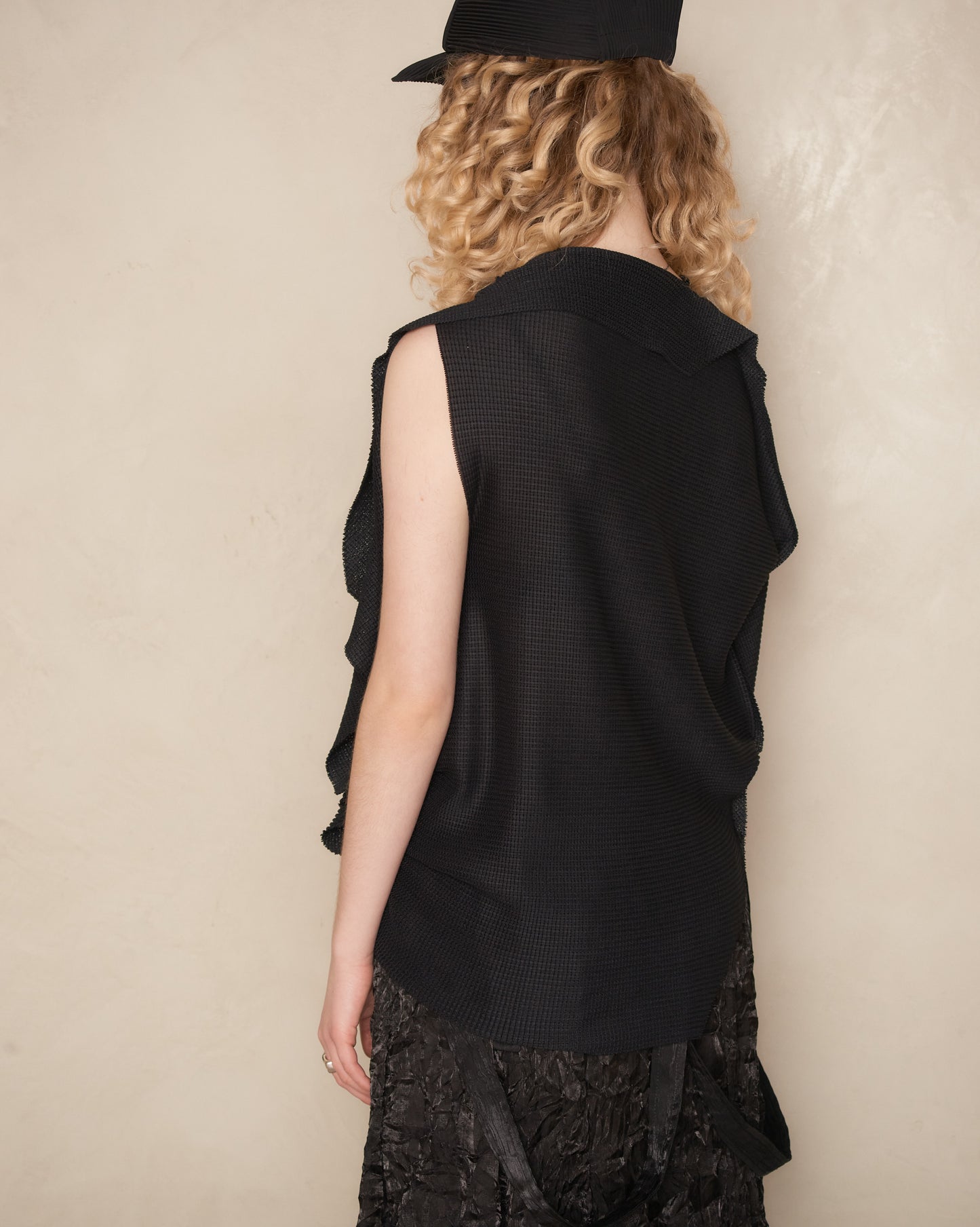 Black Sleeveless Drape Pleat Top