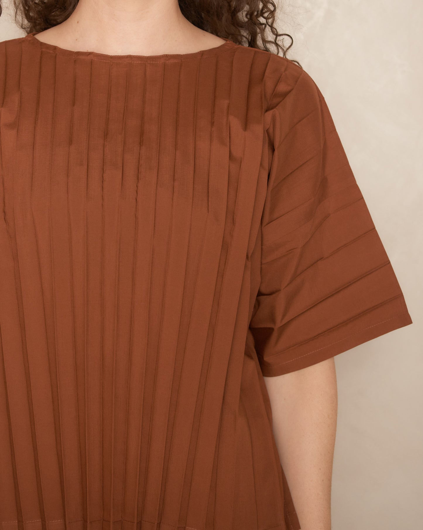 Brick Wide Pleat Top