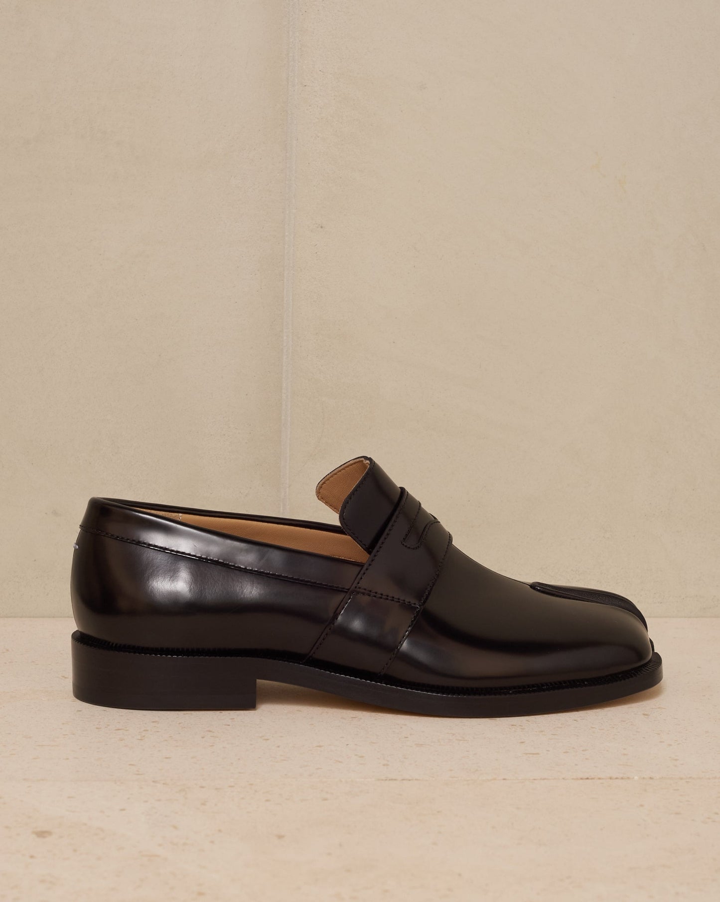 maison margiela black tabi loafer