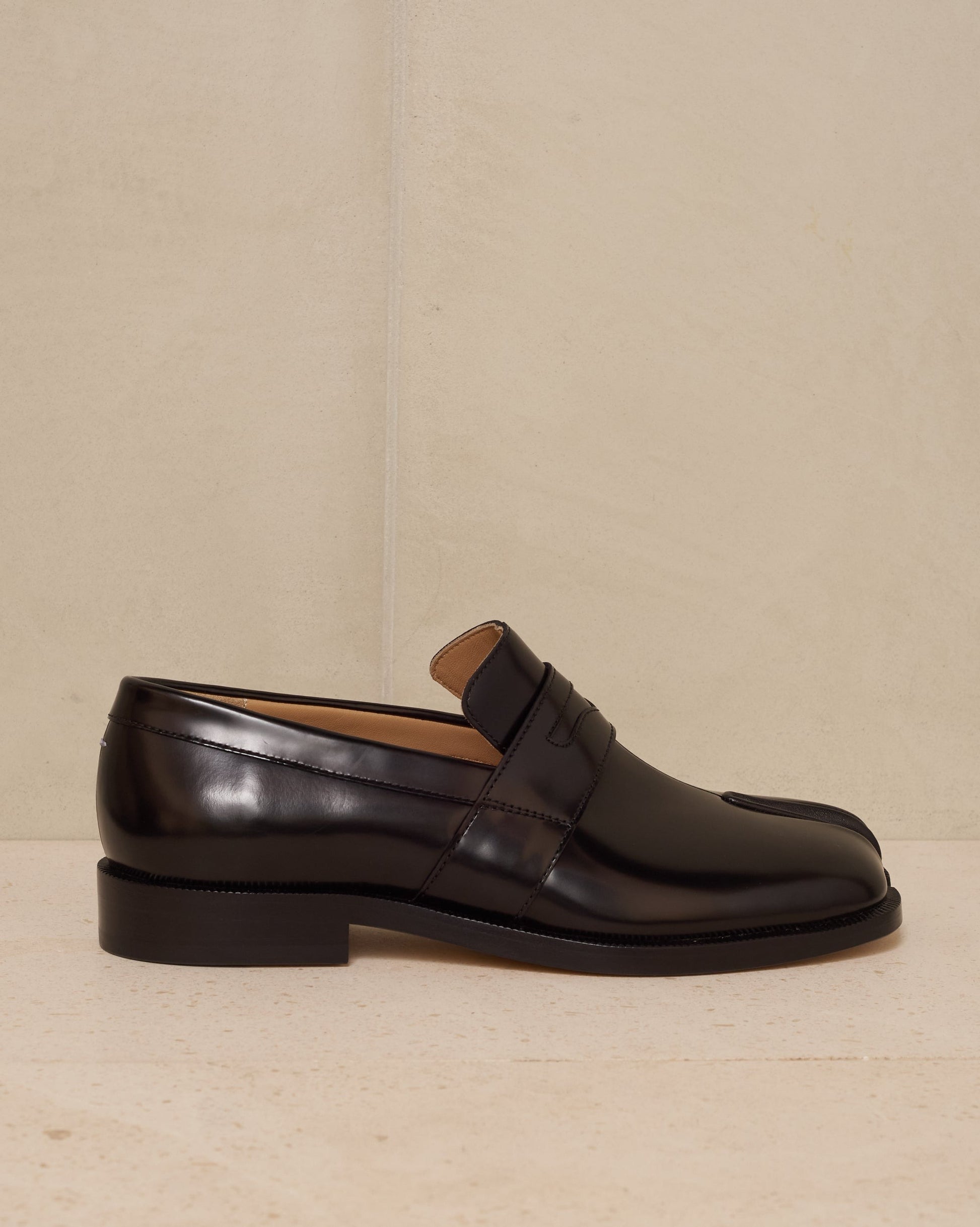 maison margiela black tabi loafer