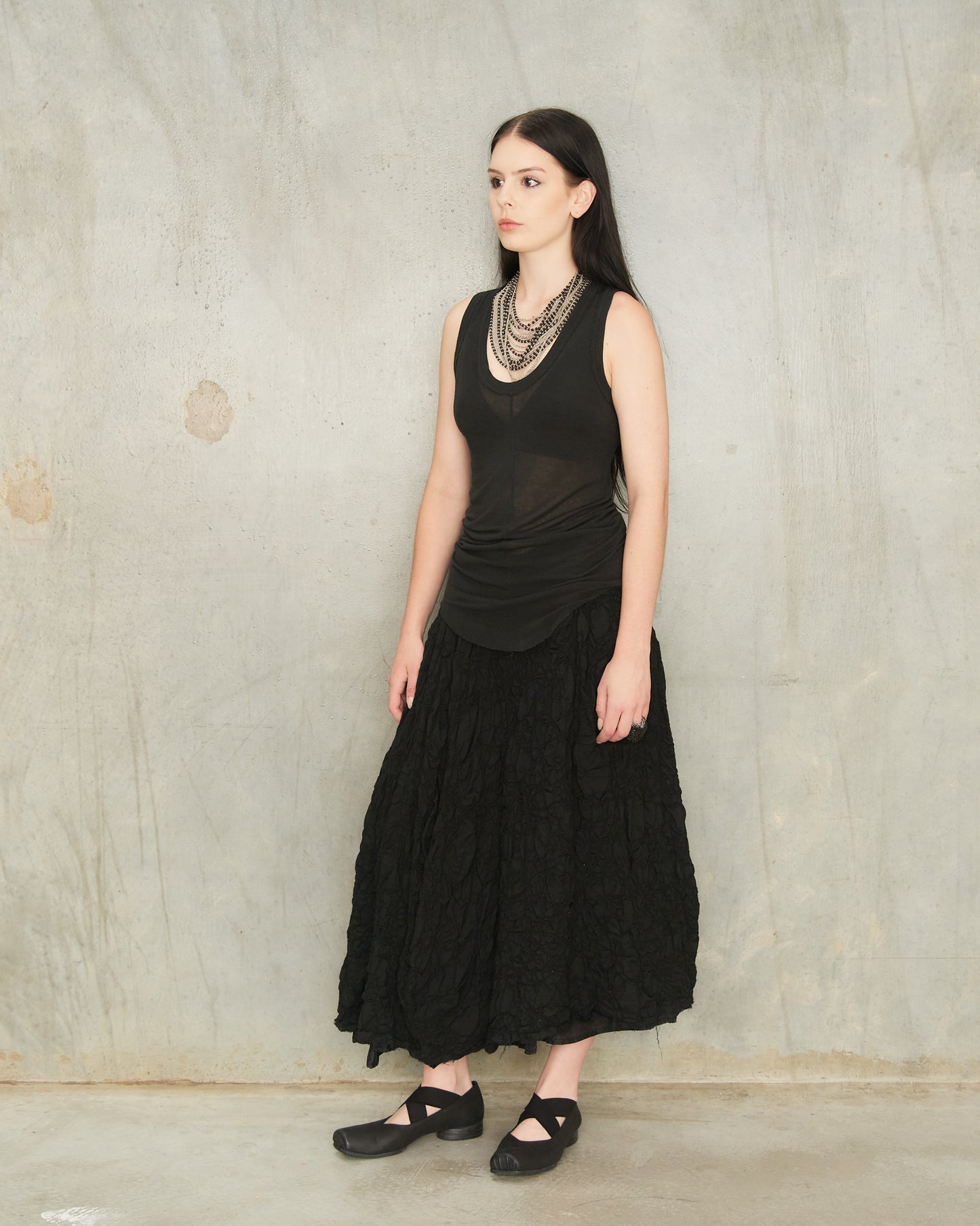 Noir Barrel Wool Flower Skirt