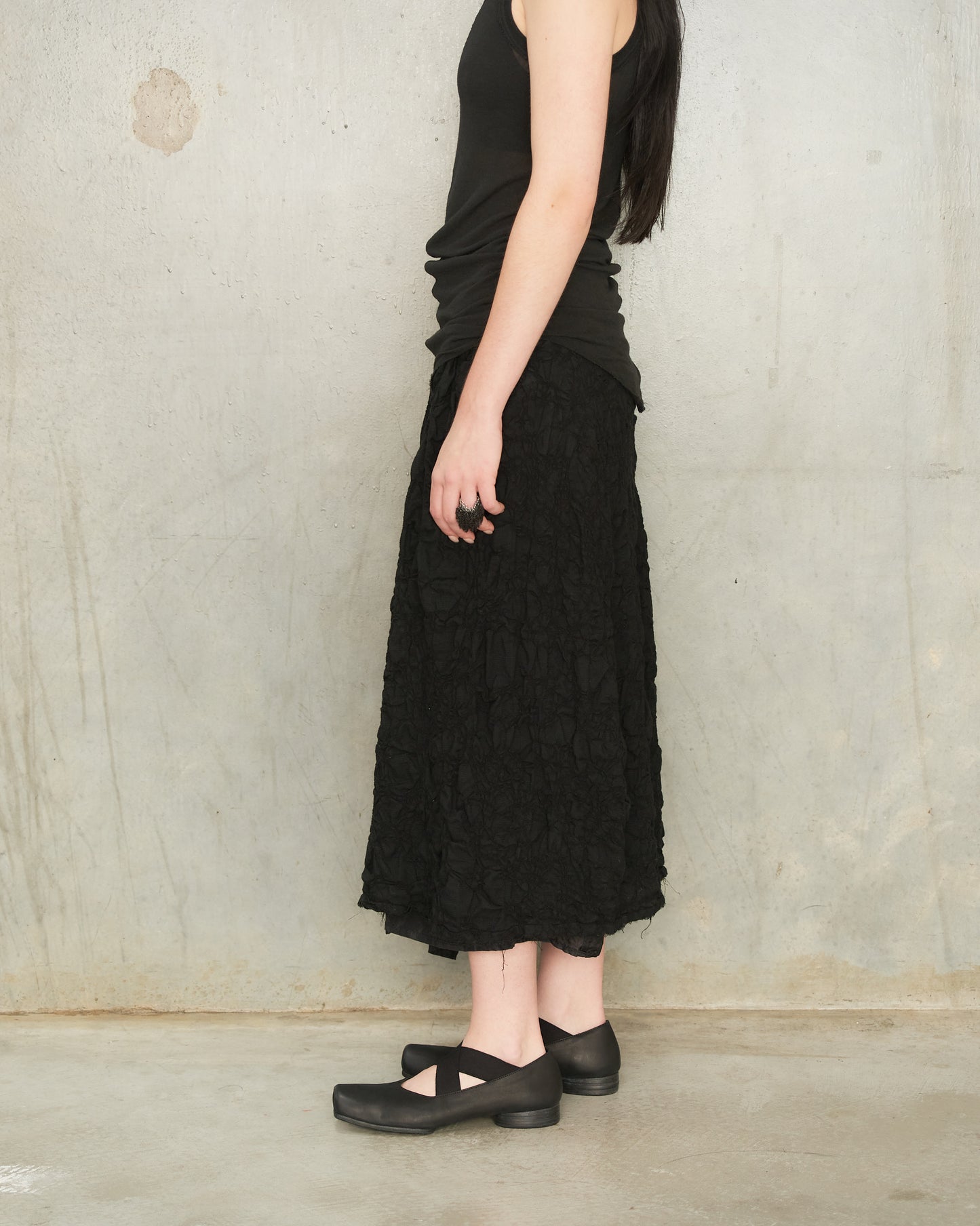 Noir Barrel Wool Flower Skirt