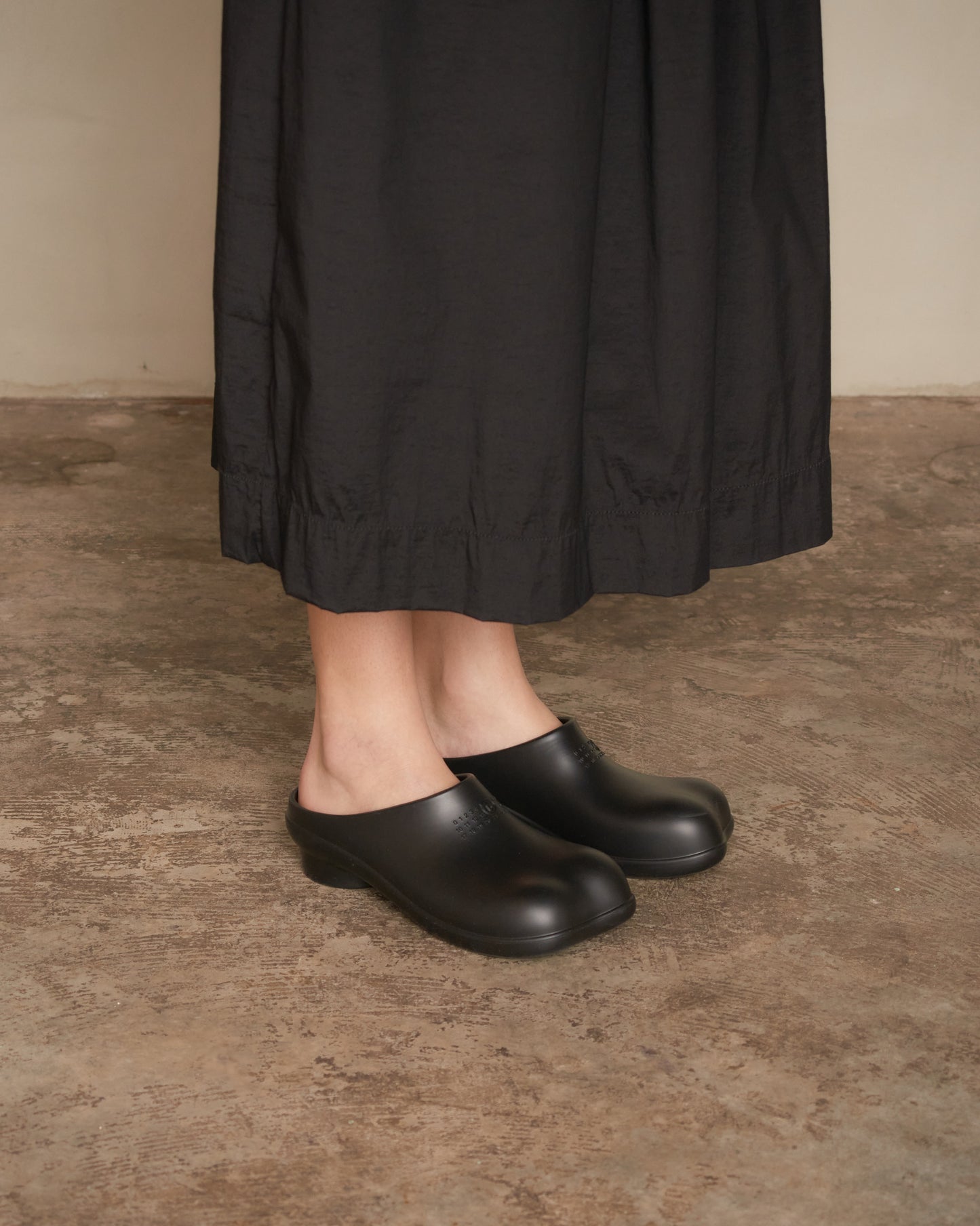 Black Anatomic Numerical Clog