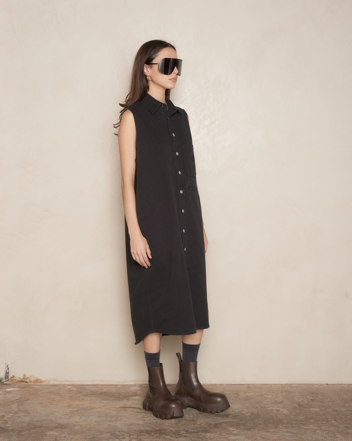 Black Sleeveless Button-Up Dress