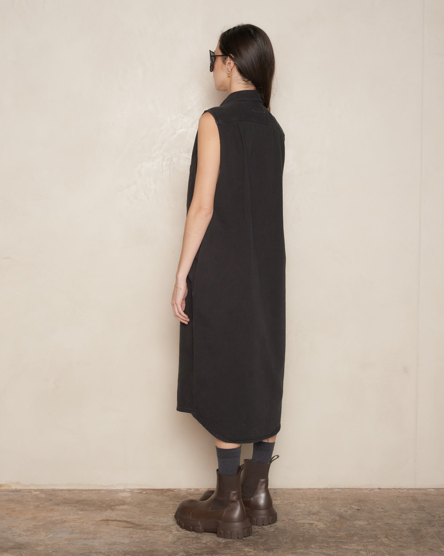 Black Sleeveless Button-Up Dress