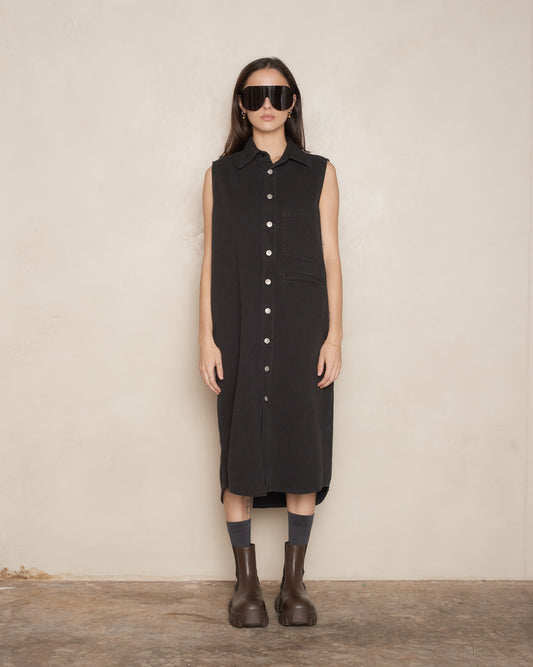 Black Sleeveless Button-Up Dress