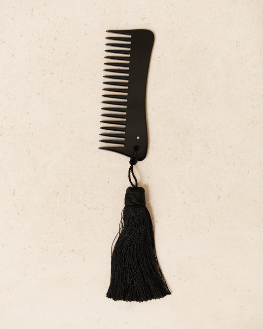 Noir Tassel Comb