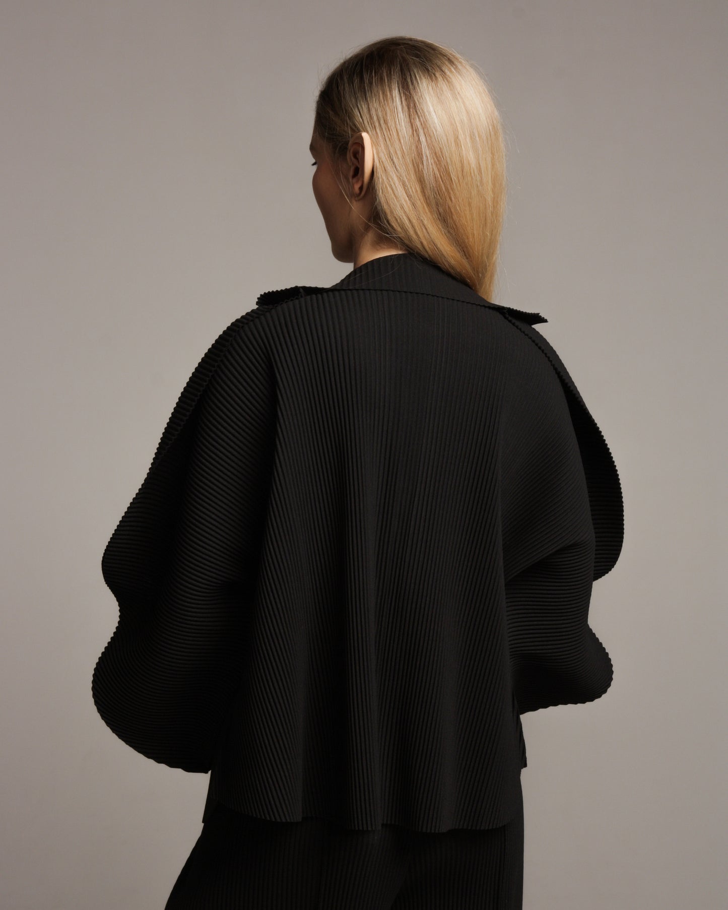 Arch Pleated Black  Cardigan