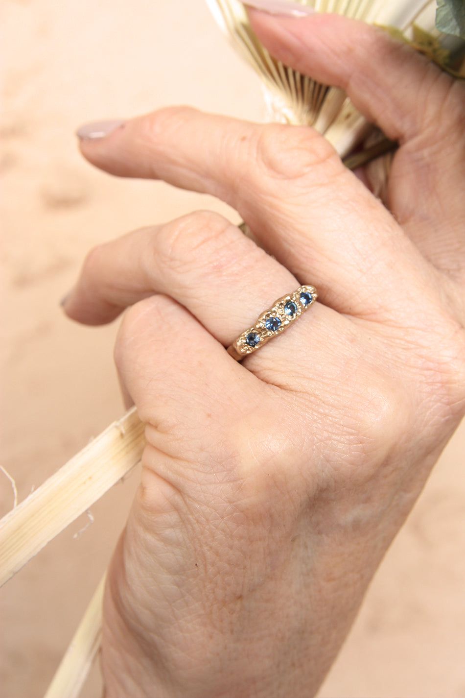 Cirus Ring Gold Blue Sapphires