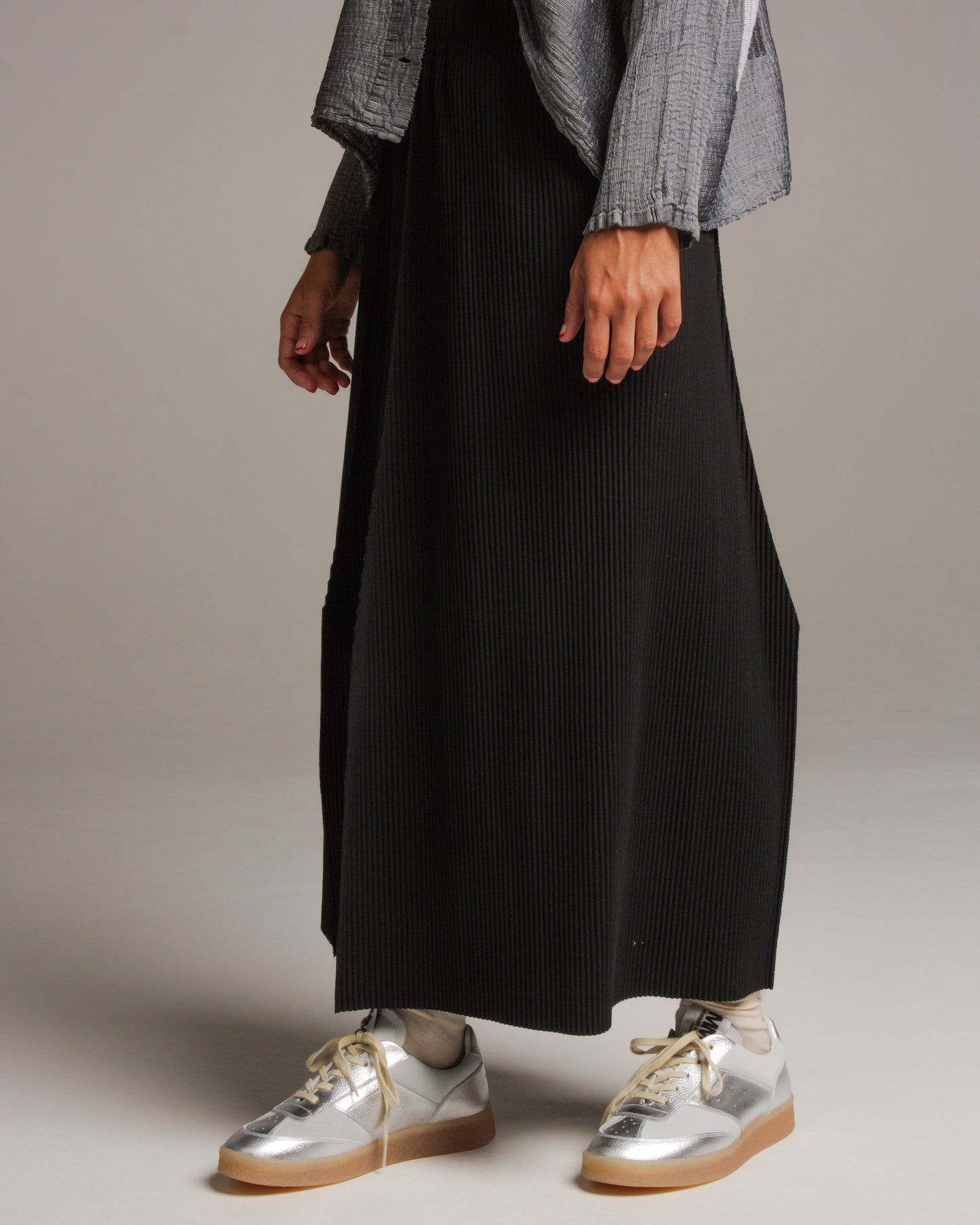 Black Wide Leg Kite Pleat Pants