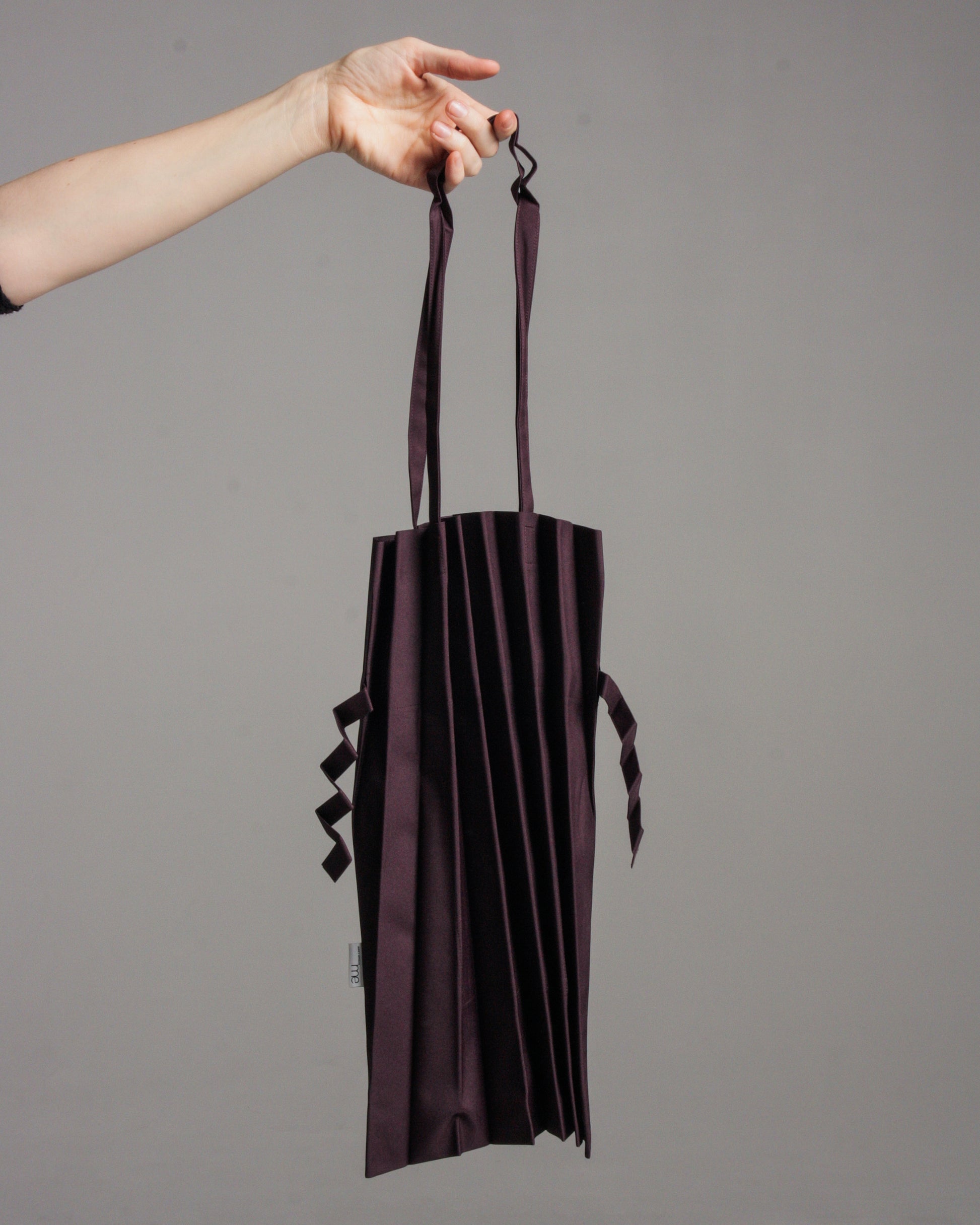 issey miyake × iittala pleats bag 最新アイテム - バッグ