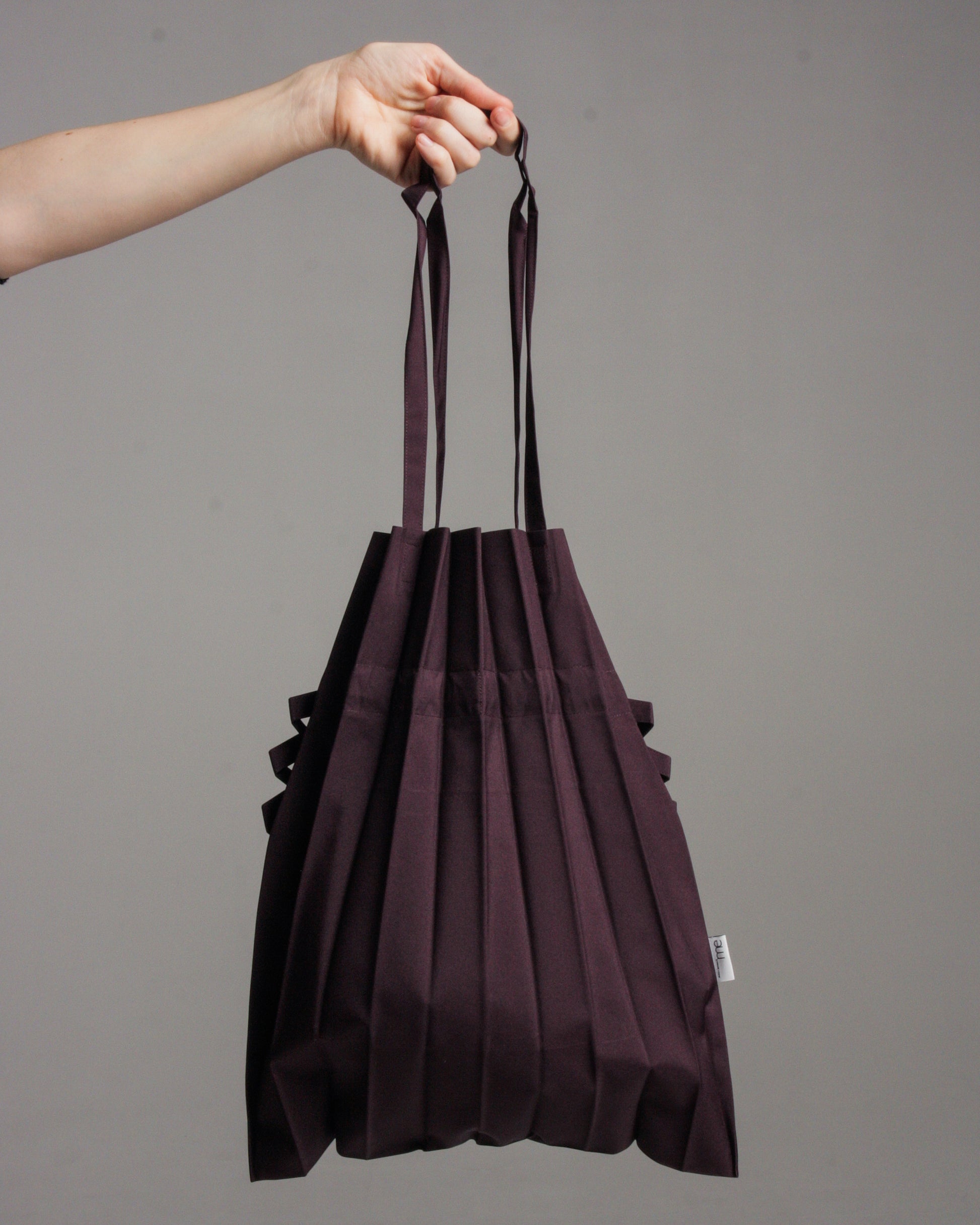 issey miyake × iittala pleats bag 最新アイテム - バッグ