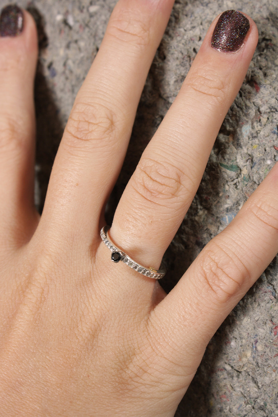 Hata Icy grey & Black Diamond Ring