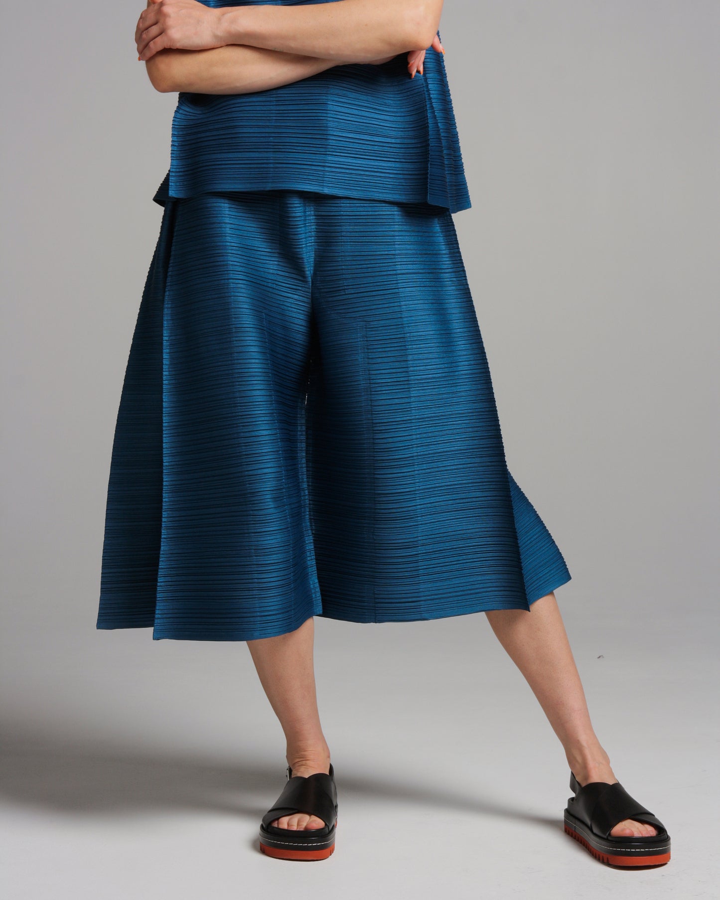 Teal Horizontal Pleat Cropped Pants