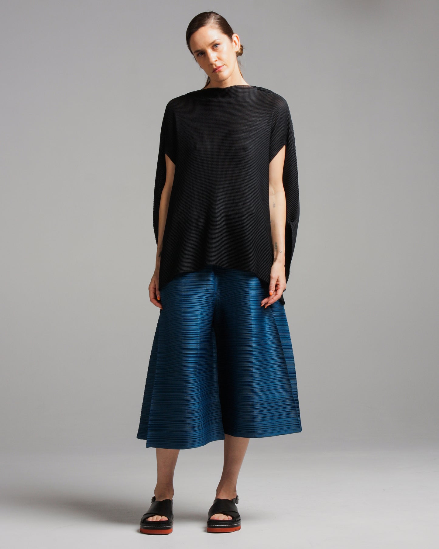 Teal Horizontal Pleat Cropped Pants