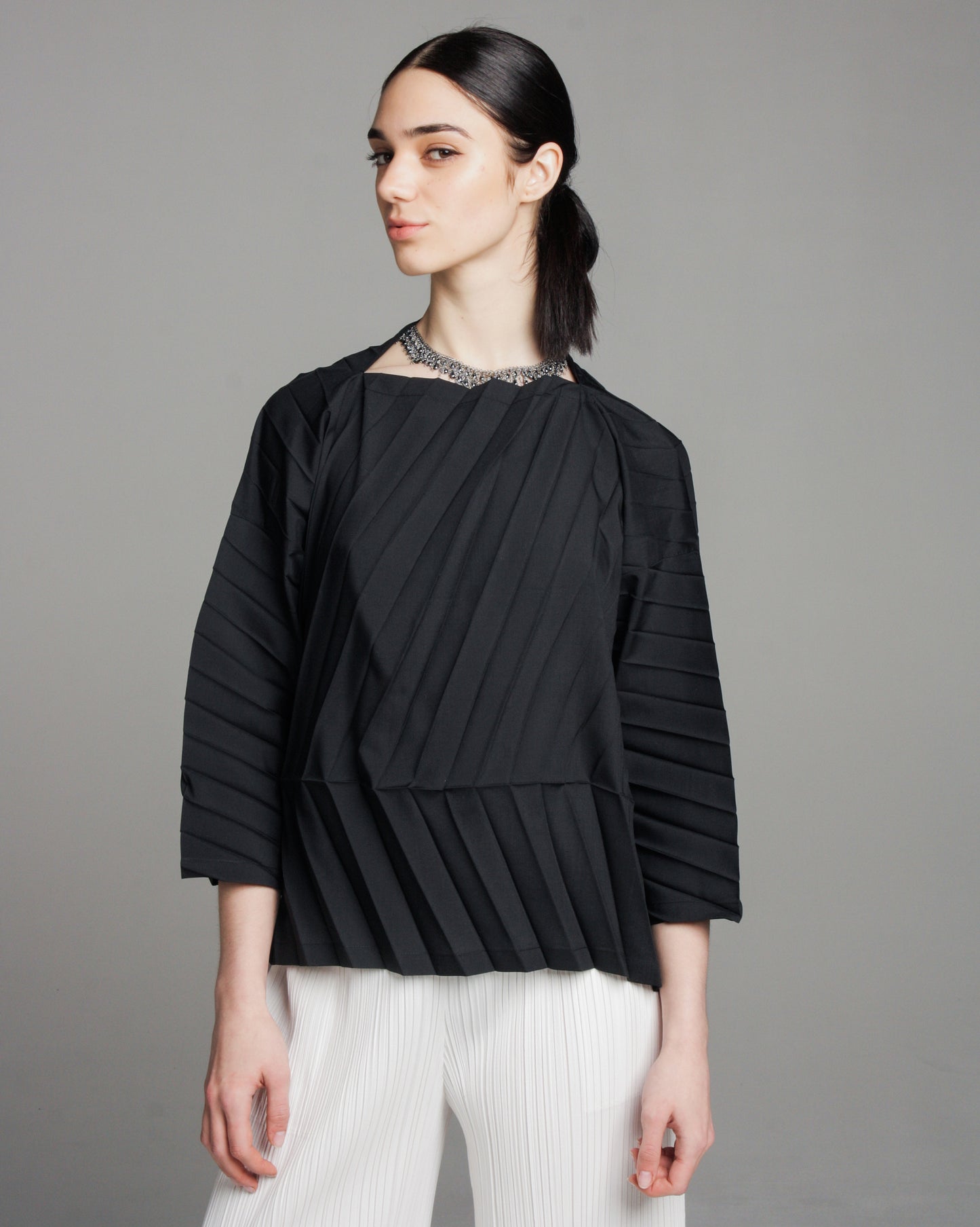 Black Angle Pleats Loose Top