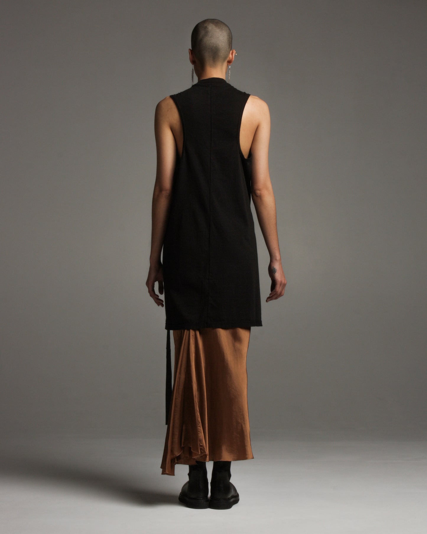 Black Long Round Neck Tank