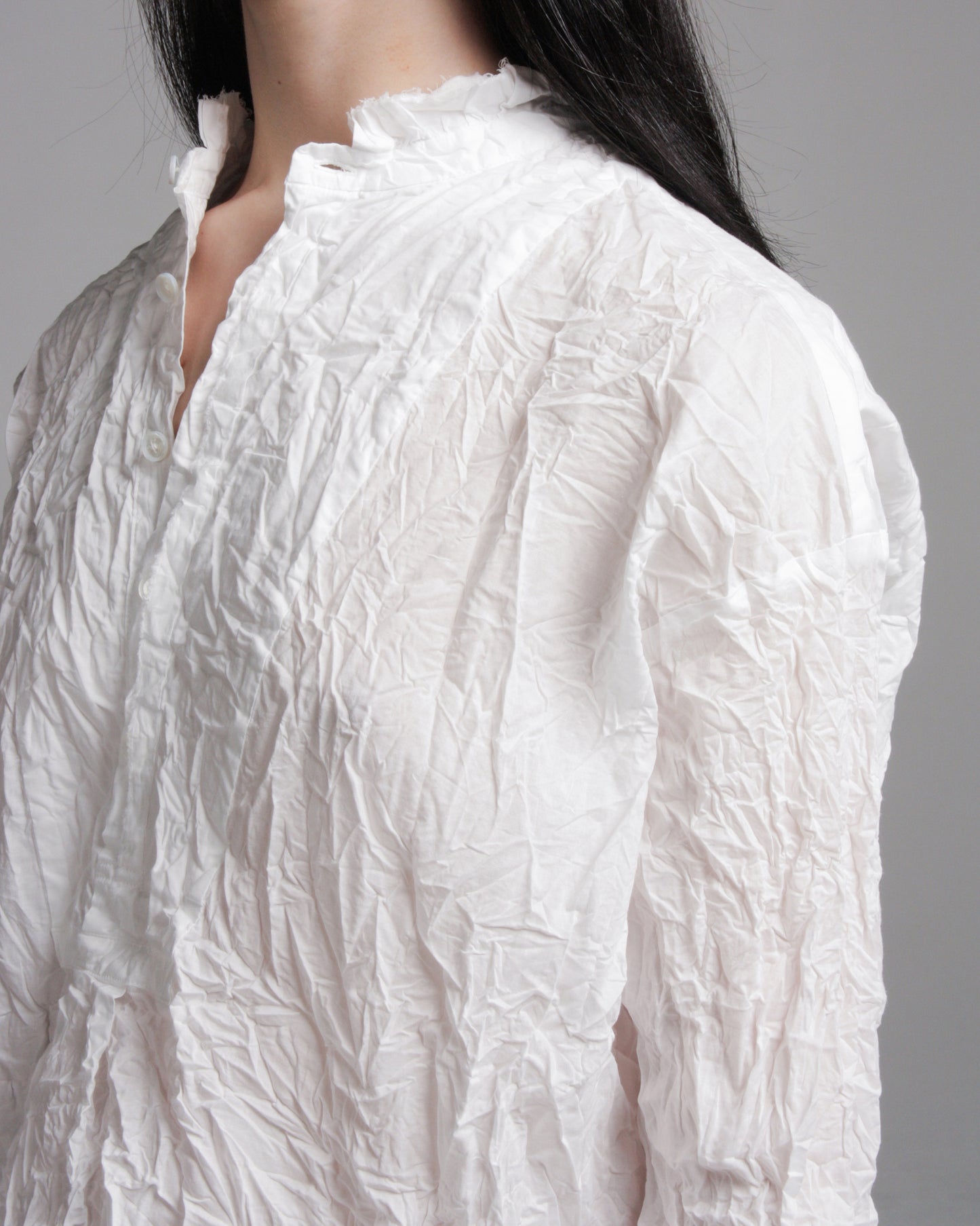 White Cut-Off Collar Wrinkle Blouse