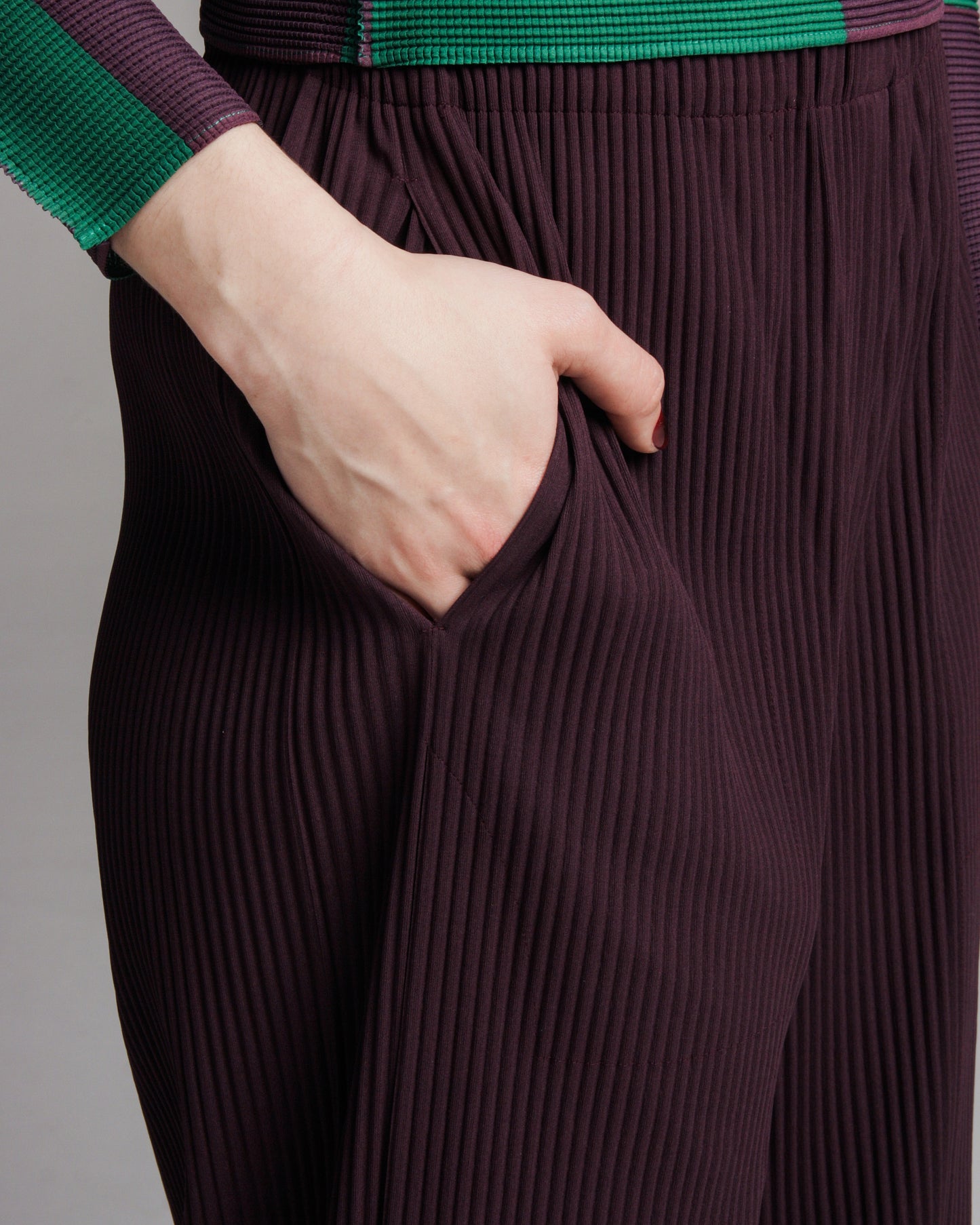 Aubergine Fine Knit Wide Leg Pleated Pants