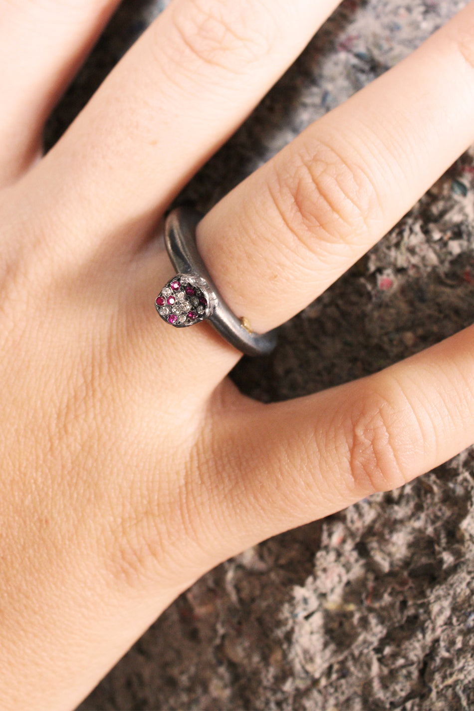 Woina Icy Grey Diamond & Rubies Ring